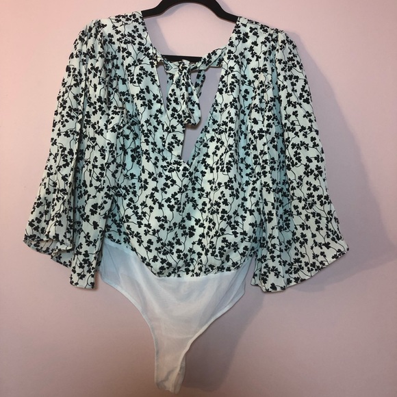 Cream Print Pleated Sleeve Bodysuit - Picture 7 of 9